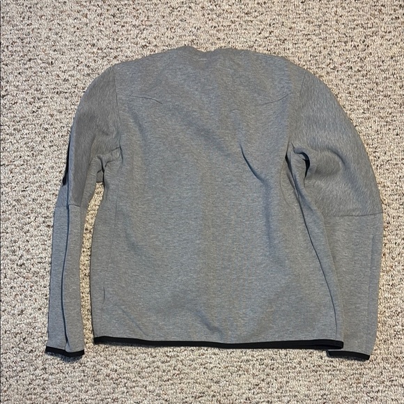 Nike Tech Men's Gray Sweater - Picture 5 of 5